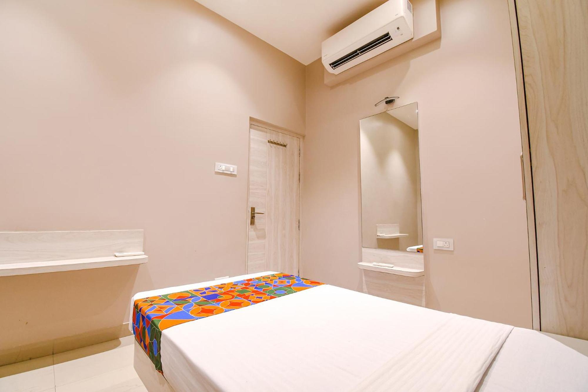 Fabhotel Kitchen Q Inn - Belaghata โกลกาตา ภายนอก รูปภาพ